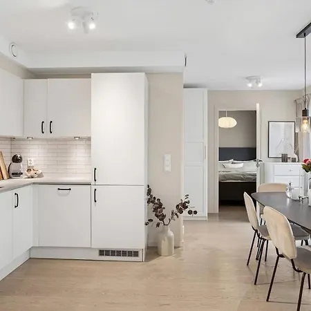 Bright And Modern 2-room Apartment, To S, Quiet 아파트 *